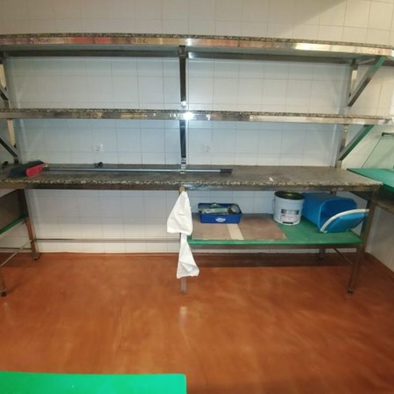 Suelo de mercado de abastos en microcemento de CementDecor