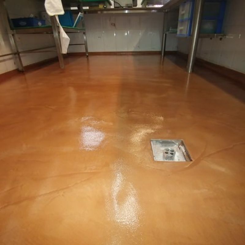 Suelo mercado de abastos en microcemento de CementDecor